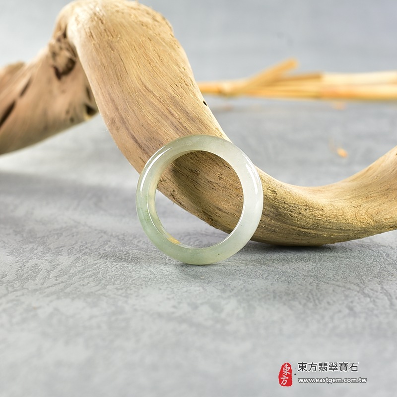 A貨緬甸天然翡翠戒指|淺綠糯種白底青平口戒|天然翡翠玉戒・天然玉石戒指・糯種白底青翡翠・淺綠色翡翠戒指・平口戒款式|圓滿和合・平安順遂・吉祥如意・福氣常伴・情緣長久|翡翠玉戒・版指戒・板指戒・結婚戒指・男女對戒・情侶對戒|可客製化訂做各式翡翠戒指、吊墜、玉珮與項鍊|RNG890|附A貨翡翠雙證書 4 A貨緬甸天然翡翠戒指|淺綠糯種白底青平口戒|天然翡翠玉戒・天然玉石戒指・糯種白底青翡翠・淺綠色翡翠戒指・平口戒款式|圓滿和合・平安順遂・吉祥如意・福氣常伴・情緣長久|翡翠玉戒・版指戒・板指戒・結婚戒指・男女對戒・情侶對戒|可客製化訂做各式翡翠戒指、吊墜、玉珮與項鍊|RNG890|附A貨翡翠雙證書 4