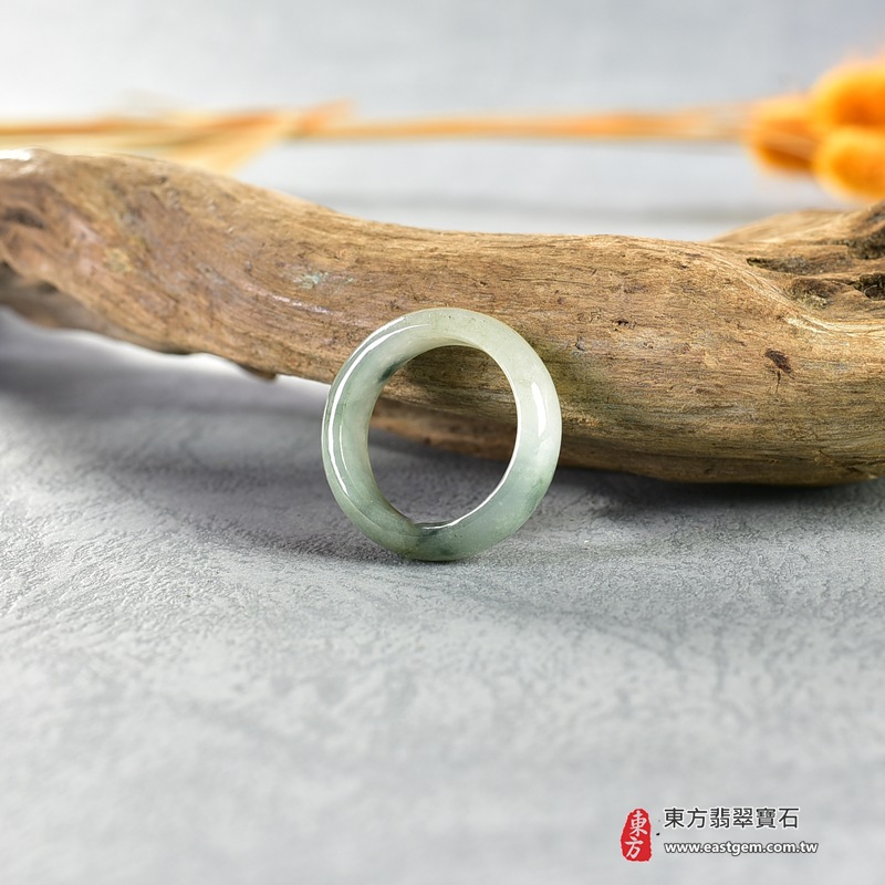 A貨緬甸天然翡翠戒指｜淺綠油青種平口戒｜天然翡翠玉戒・天然玉石戒指・油青種翡翠・淺綠色翡翠戒指・平口戒款式｜圓滿和合・平安順遂・吉祥如意・福氣常伴・情緣長久｜翡翠玉戒・版指戒・板指戒・結婚戒指・男女對戒・情侶對戒｜可客製化訂做各式翡翠戒指、吊墜、玉珮與項鍊｜RNG898｜附A貨翡翠雙證書 8