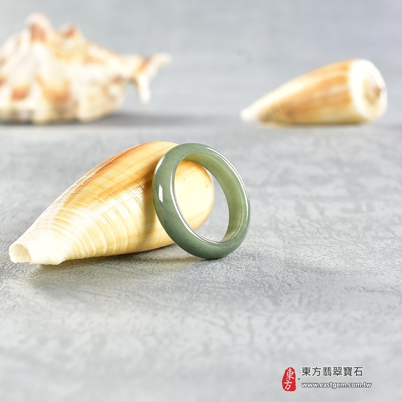 A貨緬甸天然翡翠戒指|淺綠油青種平口戒|天然翡翠玉戒・天然玉石戒指・油青種翡翠・淺綠色翡翠戒指・平口戒款式|圓滿和合・平安順遂・吉祥如意・福氣常伴・情緣長久|翡翠玉戒・版指戒・板指戒・結婚戒指・男女對戒・情侶對戒|可客製化訂做各式翡翠戒指、吊墜、玉珮與項鍊|RNG899|附A貨翡翠雙證書 8 A貨緬甸天然翡翠戒指|淺綠油青種平口戒|天然翡翠玉戒・天然玉石戒指・油青種翡翠・淺綠色翡翠戒指・平口戒款式|圓滿和合・平安順遂・吉祥如意・福氣常伴・情緣長久|翡翠玉戒・版指戒・板指戒・結婚戒指・男女對戒・情侶對戒|可客製化訂做各式翡翠戒指、吊墜、玉珮與項鍊|RNG899|附A貨翡翠雙證書 8
