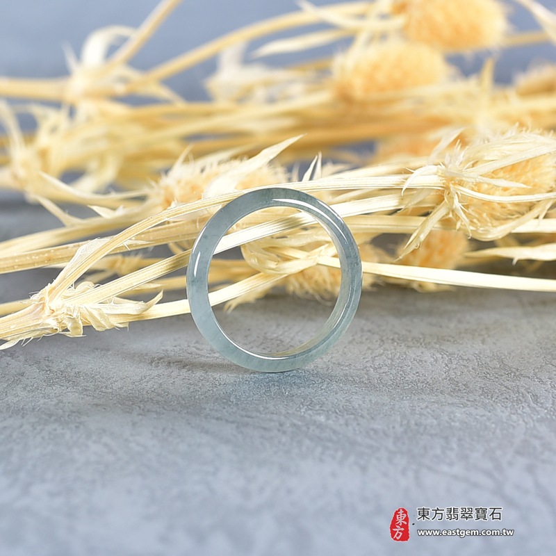 翡翠戒指|天然玉石玉戒・日常配戴與送禮款式|圓滿和合・平安順遂・吉祥如意・福氣常伴・情緣長久|翡翠玉戒・版指戒・板指戒・結婚戒指・男女對戒・情侶對戒|可客製化訂做各式翡翠戒指、吊墜、玉珮與項鍊|RNG979|商品照片與資料介紹 4 翡翠戒指|天然玉石玉戒・日常配戴與送禮款式|圓滿和合・平安順遂・吉祥如意・福氣常伴・情緣長久|翡翠玉戒・版指戒・板指戒・結婚戒指・男女對戒・情侶對戒|可客製化訂做各式翡翠戒指、吊墜、玉珮與項鍊|RNG979|商品照片與資料介紹 4