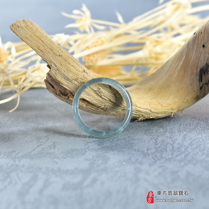 翡翠戒指|天然玉石玉戒・日常配戴與送禮款式|圓滿和合・平安順遂・吉祥如意・福氣常伴・情緣長久|翡翠玉戒・版指戒・板指戒・結婚戒指・男女對戒・情侶對戒|可客製化訂做各式翡翠戒指、吊墜、玉珮與項鍊|RNG988|商品照片與資料介紹 4 翡翠戒指|天然玉石玉戒・日常配戴與送禮款式|圓滿和合・平安順遂・吉祥如意・福氣常伴・情緣長久|翡翠玉戒・版指戒・板指戒・結婚戒指・男女對戒・情侶對戒|可客製化訂做各式翡翠戒指、吊墜、玉珮與項鍊|RNG988|商品照片與資料介紹 4