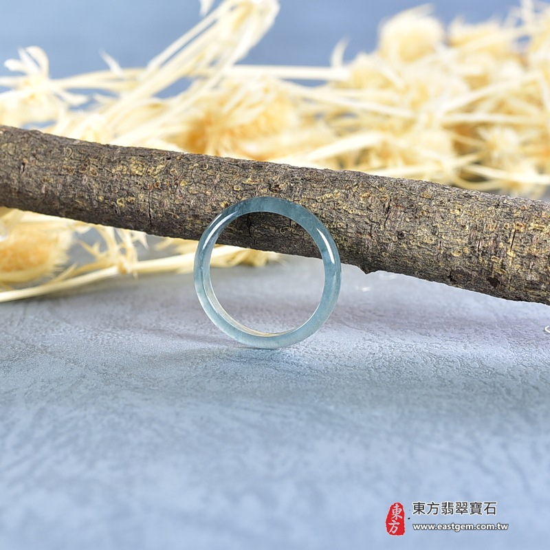翡翠戒指|天然玉石玉戒・日常配戴與送禮款式|圓滿和合・平安順遂・吉祥如意・福氣常伴・情緣長久|翡翠玉戒・版指戒・板指戒・結婚戒指・男女對戒・情侶對戒|可客製化訂做各式翡翠戒指、吊墜、玉珮與項鍊|RNG990|商品照片與資料介紹 6 翡翠戒指|天然玉石玉戒・日常配戴與送禮款式|圓滿和合・平安順遂・吉祥如意・福氣常伴・情緣長久|翡翠玉戒・版指戒・板指戒・結婚戒指・男女對戒・情侶對戒|可客製化訂做各式翡翠戒指、吊墜、玉珮與項鍊|RNG990|商品照片與資料介紹 6