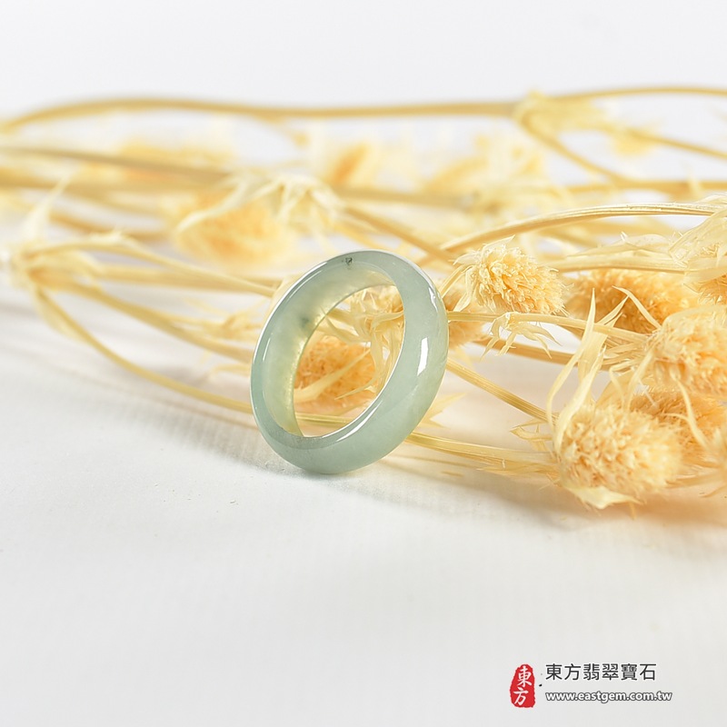 翡翠戒指｜天然玉石玉戒・日常配戴與送禮款式｜圓滿和合・平安順遂・吉祥如意・福氣常伴・情緣長久｜翡翠玉戒・版指戒・板指戒・結婚戒指・男女對戒・情侶對戒｜可客製化訂做各式翡翠戒指、吊墜、玉珮與項鍊｜RNG995｜商品照片與資料介紹 6