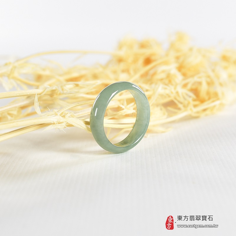 翡翠戒指|天然玉石玉戒・日常配戴與送禮款式|圓滿和合・平安順遂・吉祥如意・福氣常伴・情緣長久|翡翠玉戒・版指戒・板指戒・結婚戒指・男女對戒・情侶對戒|可客製化訂做各式翡翠戒指、吊墜、玉珮與項鍊|RNG996|商品照片與資料介紹 6 翡翠戒指|天然玉石玉戒・日常配戴與送禮款式|圓滿和合・平安順遂・吉祥如意・福氣常伴・情緣長久|翡翠玉戒・版指戒・板指戒・結婚戒指・男女對戒・情侶對戒|可客製化訂做各式翡翠戒指、吊墜、玉珮與項鍊|RNG996|商品照片與資料介紹 6