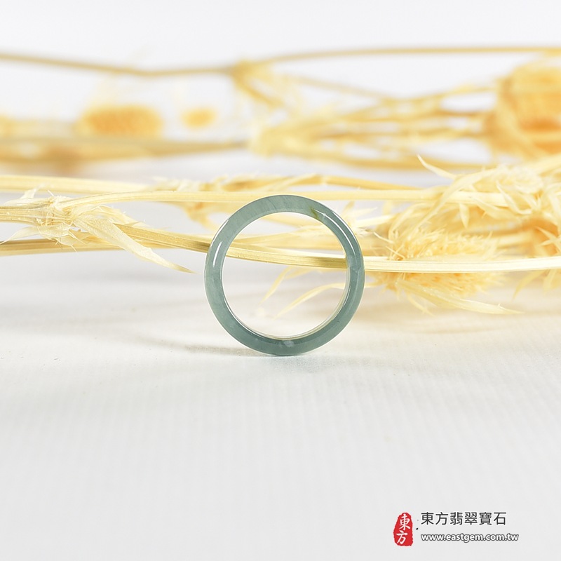 翡翠戒指|天然玉石玉戒・日常配戴與送禮款式|圓滿和合・平安順遂・吉祥如意・福氣常伴・情緣長久|翡翠玉戒・版指戒・板指戒・結婚戒指・男女對戒・情侶對戒|可客製化訂做各式翡翠戒指、吊墜、玉珮與項鍊|RNG997|商品照片與資料介紹 5 翡翠戒指|天然玉石玉戒・日常配戴與送禮款式|圓滿和合・平安順遂・吉祥如意・福氣常伴・情緣長久|翡翠玉戒・版指戒・板指戒・結婚戒指・男女對戒・情侶對戒|可客製化訂做各式翡翠戒指、吊墜、玉珮與項鍊|RNG997|商品照片與資料介紹 5