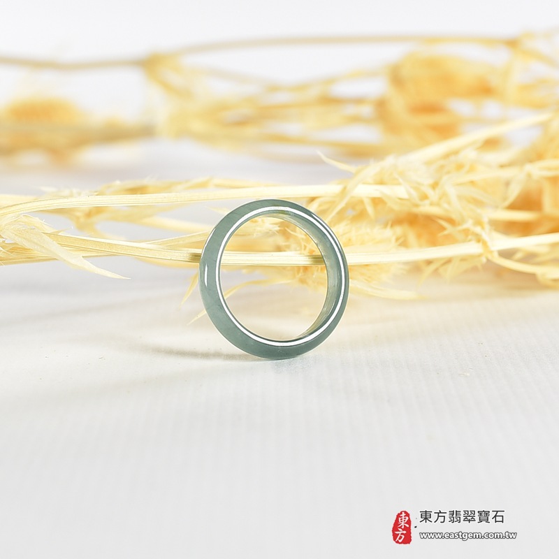 翡翠戒指|天然玉石玉戒・日常配戴與送禮款式|圓滿和合・平安順遂・吉祥如意・福氣常伴・情緣長久|翡翠玉戒・版指戒・板指戒・結婚戒指・男女對戒・情侶對戒|可客製化訂做各式翡翠戒指、吊墜、玉珮與項鍊|RNG997|商品照片與資料介紹 6 翡翠戒指|天然玉石玉戒・日常配戴與送禮款式|圓滿和合・平安順遂・吉祥如意・福氣常伴・情緣長久|翡翠玉戒・版指戒・板指戒・結婚戒指・男女對戒・情侶對戒|可客製化訂做各式翡翠戒指、吊墜、玉珮與項鍊|RNG997|商品照片與資料介紹 6