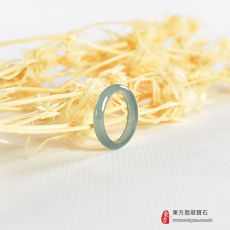 翡翠戒指|天然玉石玉戒・日常配戴與送禮款式|圓滿和合・平安順遂・吉祥如意・福氣常伴・情緣長久|翡翠玉戒・版指戒・板指戒・結婚戒指・男女對戒・情侶對戒|可客製化訂做各式翡翠戒指、吊墜、玉珮與項鍊|RNG997|商品照片與資料介紹 8 翡翠戒指|天然玉石玉戒・日常配戴與送禮款式|圓滿和合・平安順遂・吉祥如意・福氣常伴・情緣長久|翡翠玉戒・版指戒・板指戒・結婚戒指・男女對戒・情侶對戒|可客製化訂做各式翡翠戒指、吊墜、玉珮與項鍊|RNG997|商品照片與資料介紹 8