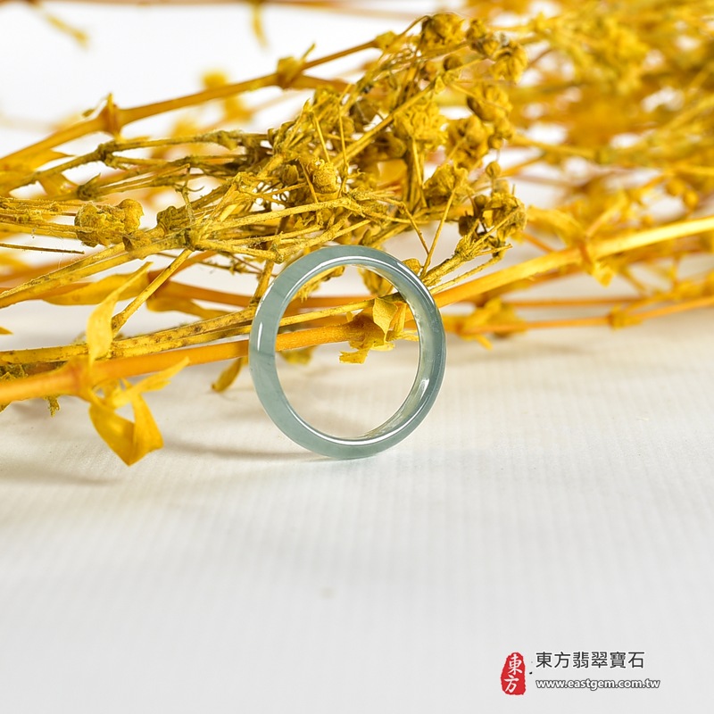 翡翠戒指|天然玉石玉戒・日常配戴與送禮款式|圓滿和合・平安順遂・吉祥如意・福氣常伴・情緣長久|翡翠玉戒・版指戒・板指戒・結婚戒指・男女對戒・情侶對戒|可客製化訂做各式翡翠戒指、吊墜、玉珮與項鍊|RNG998|商品照片與資料介紹 4 翡翠戒指|天然玉石玉戒・日常配戴與送禮款式|圓滿和合・平安順遂・吉祥如意・福氣常伴・情緣長久|翡翠玉戒・版指戒・板指戒・結婚戒指・男女對戒・情侶對戒|可客製化訂做各式翡翠戒指、吊墜、玉珮與項鍊|RNG998|商品照片與資料介紹 4