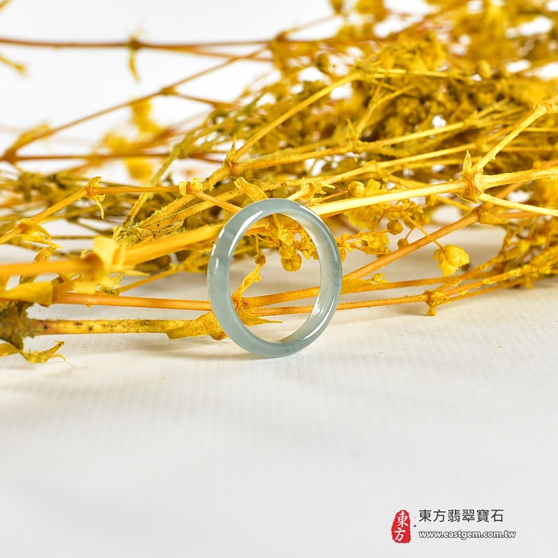 翡翠戒指|天然玉石玉戒・日常配戴與送禮款式|圓滿和合・平安順遂・吉祥如意・福氣常伴・情緣長久|翡翠玉戒・版指戒・板指戒・結婚戒指・男女對戒・情侶對戒|可客製化訂做各式翡翠戒指、吊墜、玉珮與項鍊|RNG999|商品照片與資料介紹 4 翡翠戒指|天然玉石玉戒・日常配戴與送禮款式|圓滿和合・平安順遂・吉祥如意・福氣常伴・情緣長久|翡翠玉戒・版指戒・板指戒・結婚戒指・男女對戒・情侶對戒|可客製化訂做各式翡翠戒指、吊墜、玉珮與項鍊|RNG999|商品照片與資料介紹 4