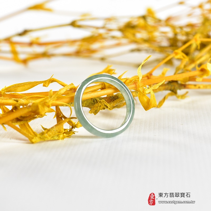 翡翠戒指|天然玉石玉戒・日常配戴與送禮款式|圓滿和合・平安順遂・吉祥如意・福氣常伴・情緣長久|翡翠玉戒・版指戒・板指戒・結婚戒指・男女對戒・情侶對戒|可客製化訂做各式翡翠戒指、吊墜、玉珮與項鍊|RNG1000|商品照片與資料介紹 3 翡翠戒指|天然玉石玉戒・日常配戴與送禮款式|圓滿和合・平安順遂・吉祥如意・福氣常伴・情緣長久|翡翠玉戒・版指戒・板指戒・結婚戒指・男女對戒・情侶對戒|可客製化訂做各式翡翠戒指、吊墜、玉珮與項鍊|RNG1000|商品照片與資料介紹 3