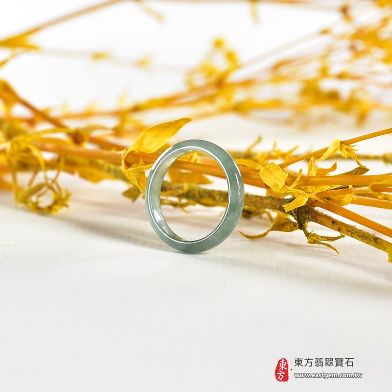 翡翠戒指|天然玉石玉戒・日常配戴與送禮款式|圓滿和合・平安順遂・吉祥如意・福氣常伴・情緣長久|翡翠玉戒・版指戒・板指戒・結婚戒指・男女對戒・情侶對戒|可客製化訂做各式翡翠戒指、吊墜、玉珮與項鍊|RNG1000|商品照片與資料介紹 5 翡翠戒指|天然玉石玉戒・日常配戴與送禮款式|圓滿和合・平安順遂・吉祥如意・福氣常伴・情緣長久|翡翠玉戒・版指戒・板指戒・結婚戒指・男女對戒・情侶對戒|可客製化訂做各式翡翠戒指、吊墜、玉珮與項鍊|RNG1000|商品照片與資料介紹 5