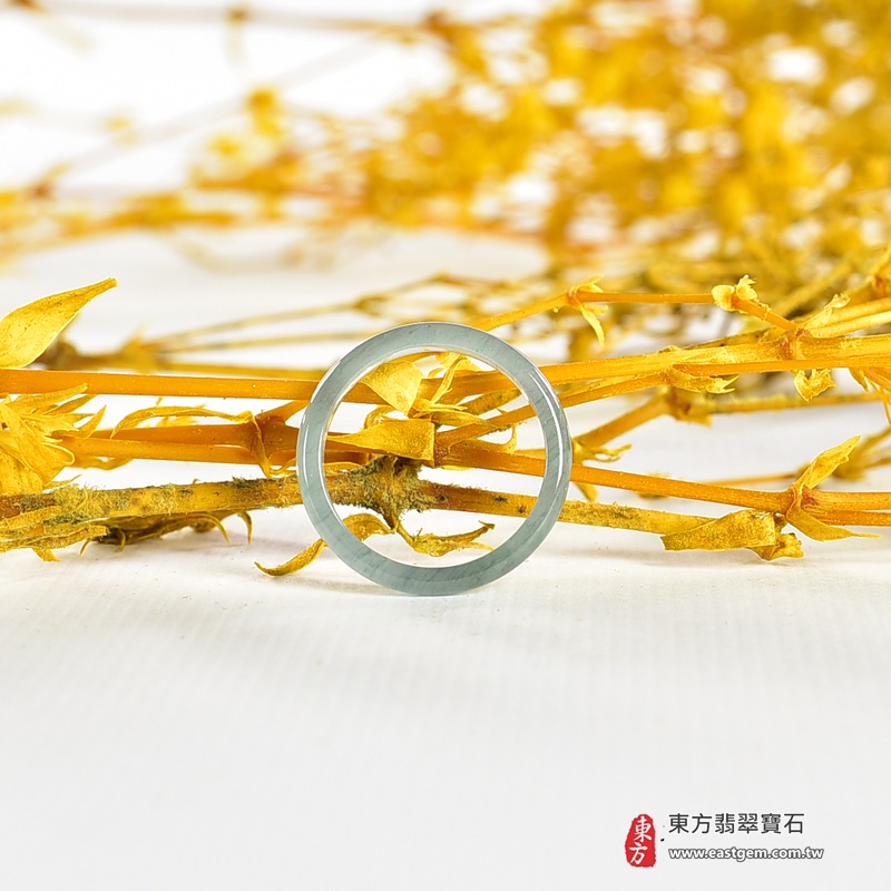 翡翠戒指|天然玉石玉戒・日常配戴與送禮款式|圓滿和合・平安順遂・吉祥如意・福氣常伴・情緣長久|翡翠玉戒・版指戒・板指戒・結婚戒指・男女對戒・情侶對戒|可客製化訂做各式翡翠戒指、吊墜、玉珮與項鍊|RNG1002|商品照片與資料介紹 4 翡翠戒指|天然玉石玉戒・日常配戴與送禮款式|圓滿和合・平安順遂・吉祥如意・福氣常伴・情緣長久|翡翠玉戒・版指戒・板指戒・結婚戒指・男女對戒・情侶對戒|可客製化訂做各式翡翠戒指、吊墜、玉珮與項鍊|RNG1002|商品照片與資料介紹 4