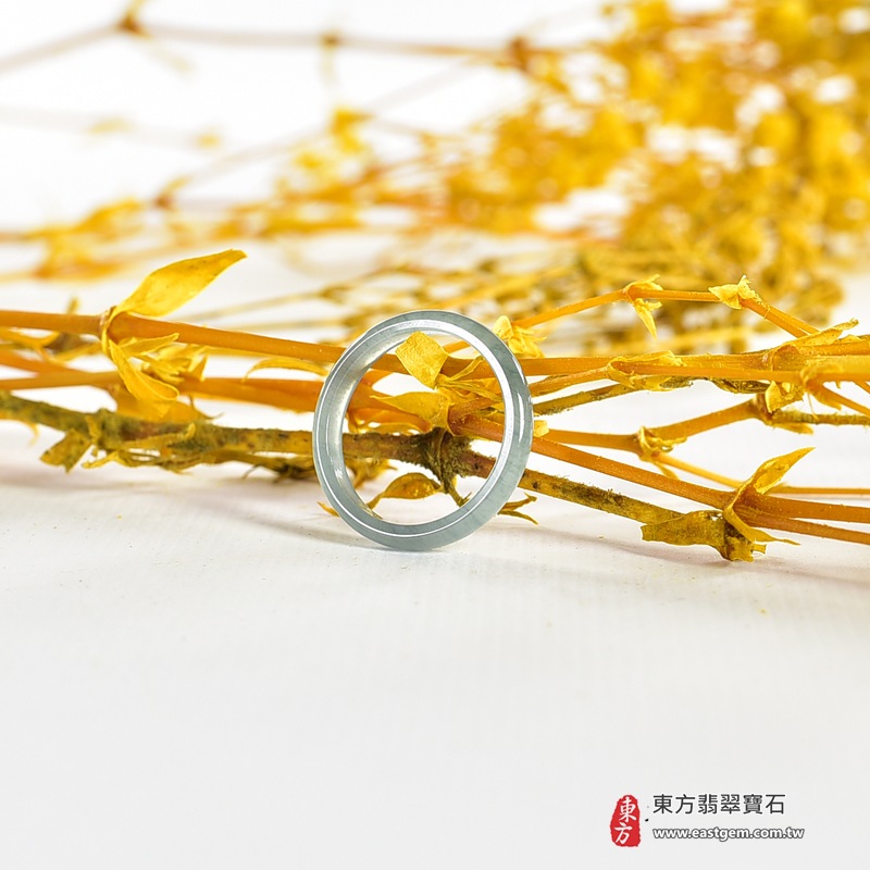 翡翠戒指|天然玉石玉戒・日常配戴與送禮款式|圓滿和合・平安順遂・吉祥如意・福氣常伴・情緣長久|翡翠玉戒・版指戒・板指戒・結婚戒指・男女對戒・情侶對戒|可客製化訂做各式翡翠戒指、吊墜、玉珮與項鍊|RNG1002|商品照片與資料介紹 7 翡翠戒指|天然玉石玉戒・日常配戴與送禮款式|圓滿和合・平安順遂・吉祥如意・福氣常伴・情緣長久|翡翠玉戒・版指戒・板指戒・結婚戒指・男女對戒・情侶對戒|可客製化訂做各式翡翠戒指、吊墜、玉珮與項鍊|RNG1002|商品照片與資料介紹 7