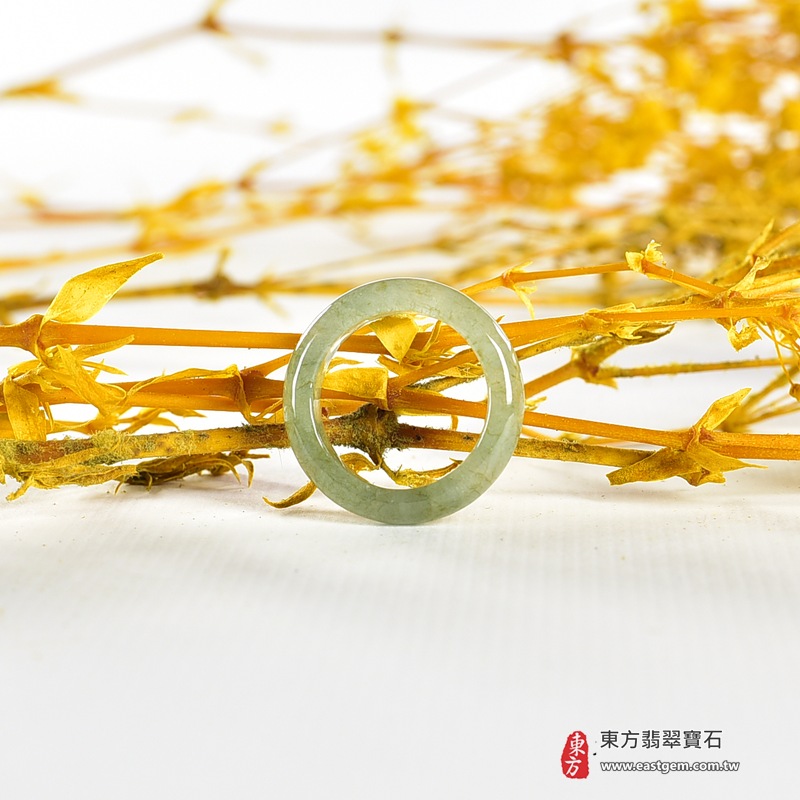 翡翠戒指|天然玉石玉戒・日常配戴與送禮款式|圓滿和合・平安順遂・吉祥如意・福氣常伴・情緣長久|翡翠玉戒・版指戒・板指戒・結婚戒指・男女對戒・情侶對戒|可客製化訂做各式翡翠戒指、吊墜、玉珮與項鍊|RNG1004|商品照片與資料介紹 5 翡翠戒指|天然玉石玉戒・日常配戴與送禮款式|圓滿和合・平安順遂・吉祥如意・福氣常伴・情緣長久|翡翠玉戒・版指戒・板指戒・結婚戒指・男女對戒・情侶對戒|可客製化訂做各式翡翠戒指、吊墜、玉珮與項鍊|RNG1004|商品照片與資料介紹 5