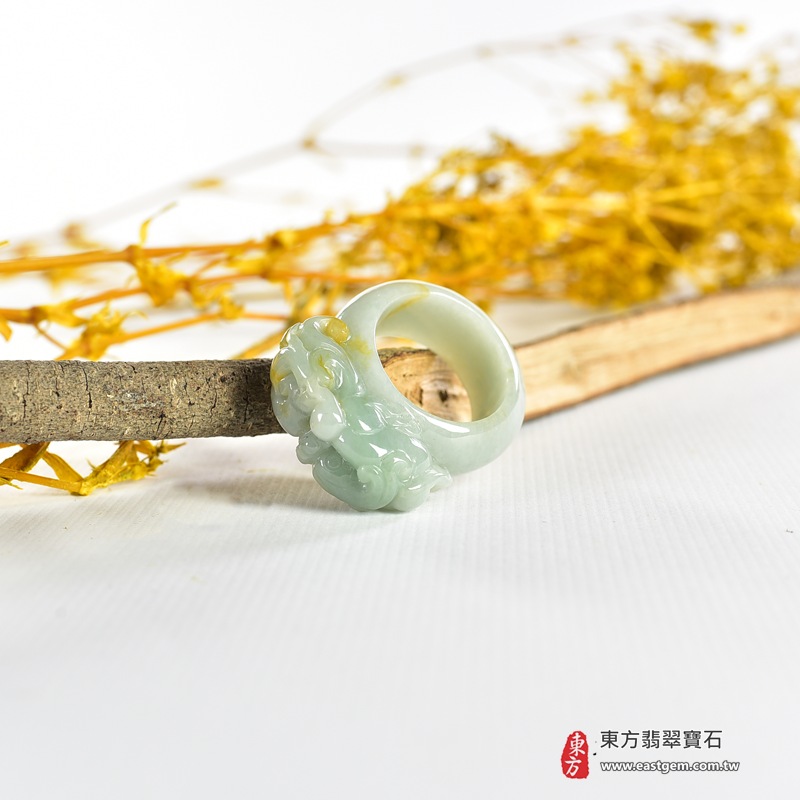 翡翠戒指|天然玉石玉戒・日常配戴與送禮款式|圓滿和合・平安順遂・吉祥如意・福氣常伴・情緣長久|翡翠玉戒・版指戒・板指戒・結婚戒指・男女對戒・情侶對戒|可客製化訂做各式翡翠戒指、吊墜、玉珮與項鍊|RNG1006|商品照片與資料介紹 4 翡翠戒指|天然玉石玉戒・日常配戴與送禮款式|圓滿和合・平安順遂・吉祥如意・福氣常伴・情緣長久|翡翠玉戒・版指戒・板指戒・結婚戒指・男女對戒・情侶對戒|可客製化訂做各式翡翠戒指、吊墜、玉珮與項鍊|RNG1006|商品照片與資料介紹 4