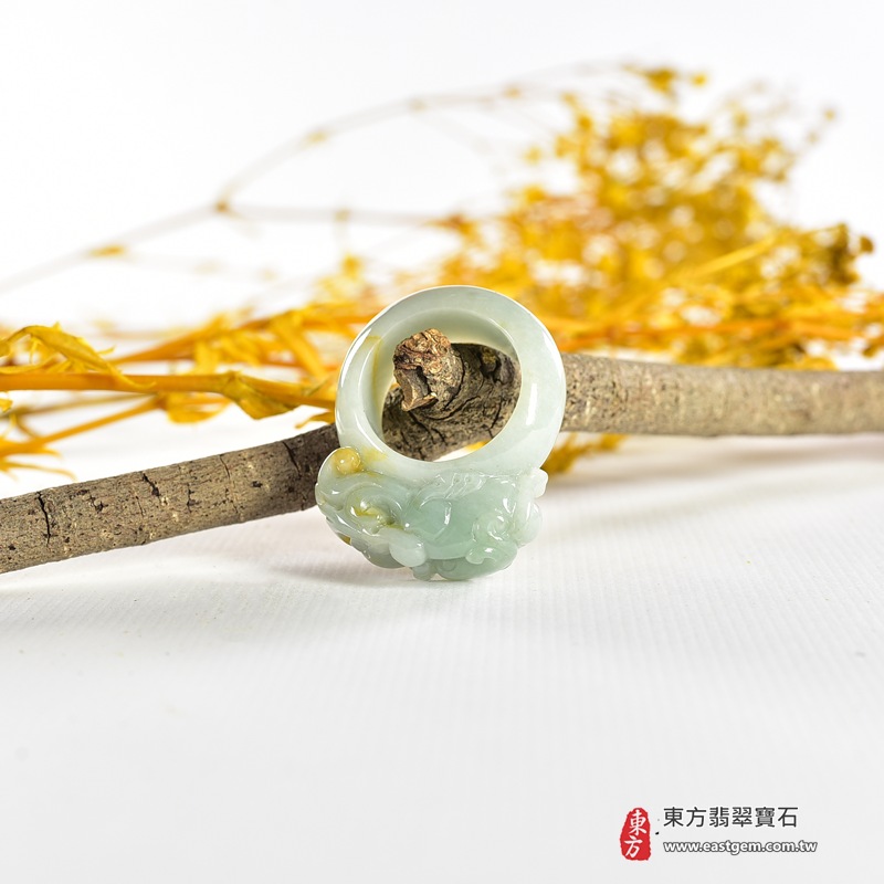翡翠戒指|天然玉石玉戒・日常配戴與送禮款式|圓滿和合・平安順遂・吉祥如意・福氣常伴・情緣長久|翡翠玉戒・版指戒・板指戒・結婚戒指・男女對戒・情侶對戒|可客製化訂做各式翡翠戒指、吊墜、玉珮與項鍊|RNG1006|商品照片與資料介紹 6 翡翠戒指|天然玉石玉戒・日常配戴與送禮款式|圓滿和合・平安順遂・吉祥如意・福氣常伴・情緣長久|翡翠玉戒・版指戒・板指戒・結婚戒指・男女對戒・情侶對戒|可客製化訂做各式翡翠戒指、吊墜、玉珮與項鍊|RNG1006|商品照片與資料介紹 6