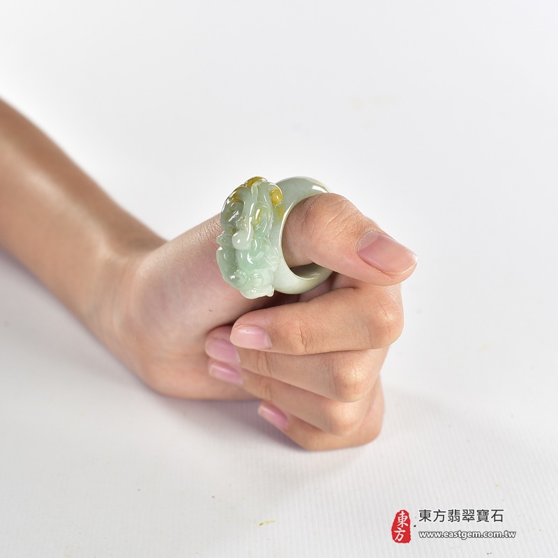 翡翠戒指|天然玉石玉戒・日常配戴與送禮款式|圓滿和合・平安順遂・吉祥如意・福氣常伴・情緣長久|翡翠玉戒・版指戒・板指戒・結婚戒指・男女對戒・情侶對戒|可客製化訂做各式翡翠戒指、吊墜、玉珮與項鍊|RNG1006|商品照片與資料介紹 15 翡翠戒指|天然玉石玉戒・日常配戴與送禮款式|圓滿和合・平安順遂・吉祥如意・福氣常伴・情緣長久|翡翠玉戒・版指戒・板指戒・結婚戒指・男女對戒・情侶對戒|可客製化訂做各式翡翠戒指、吊墜、玉珮與項鍊|RNG1006|商品照片與資料介紹 15
