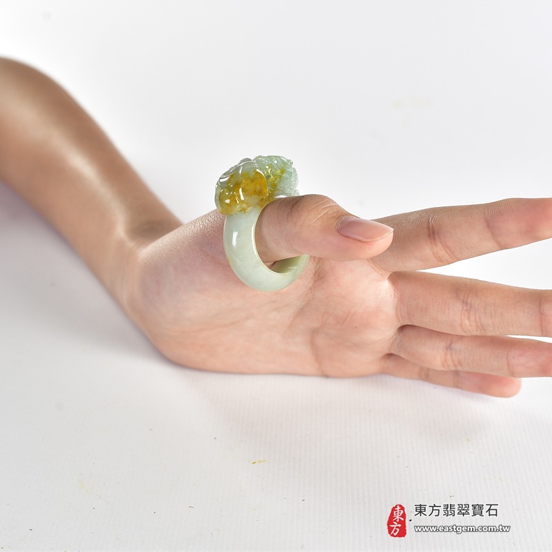 翡翠戒指|天然玉石玉戒・日常配戴與送禮款式|圓滿和合・平安順遂・吉祥如意・福氣常伴・情緣長久|翡翠玉戒・版指戒・板指戒・結婚戒指・男女對戒・情侶對戒|可客製化訂做各式翡翠戒指、吊墜、玉珮與項鍊|RNG1006|商品照片與資料介紹 16 翡翠戒指|天然玉石玉戒・日常配戴與送禮款式|圓滿和合・平安順遂・吉祥如意・福氣常伴・情緣長久|翡翠玉戒・版指戒・板指戒・結婚戒指・男女對戒・情侶對戒|可客製化訂做各式翡翠戒指、吊墜、玉珮與項鍊|RNG1006|商品照片與資料介紹 16