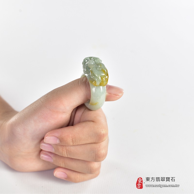 翡翠戒指|天然玉石玉戒・日常配戴與送禮款式|圓滿和合・平安順遂・吉祥如意・福氣常伴・情緣長久|翡翠玉戒・版指戒・板指戒・結婚戒指・男女對戒・情侶對戒|可客製化訂做各式翡翠戒指、吊墜、玉珮與項鍊|RNG1006|商品照片與資料介紹 17 翡翠戒指|天然玉石玉戒・日常配戴與送禮款式|圓滿和合・平安順遂・吉祥如意・福氣常伴・情緣長久|翡翠玉戒・版指戒・板指戒・結婚戒指・男女對戒・情侶對戒|可客製化訂做各式翡翠戒指、吊墜、玉珮與項鍊|RNG1006|商品照片與資料介紹 17