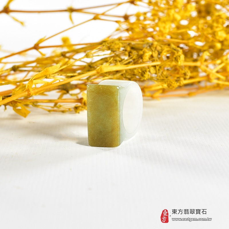 翡翠戒指｜天然玉石玉戒・日常配戴與送禮款式｜圓滿和合・平安順遂・吉祥如意・福氣常伴・情緣長久｜翡翠玉戒・版指戒・板指戒・結婚戒指・男女對戒・情侶對戒｜可客製化訂做各式翡翠戒指、吊墜、玉珮與項鍊｜RNG1008｜商品照片與資料介紹 3