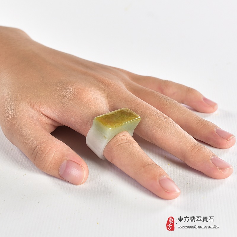 翡翠戒指｜天然玉石玉戒・日常配戴與送禮款式｜圓滿和合・平安順遂・吉祥如意・福氣常伴・情緣長久｜翡翠玉戒・版指戒・板指戒・結婚戒指・男女對戒・情侶對戒｜可客製化訂做各式翡翠戒指、吊墜、玉珮與項鍊｜RNG1008｜商品照片與資料介紹 14