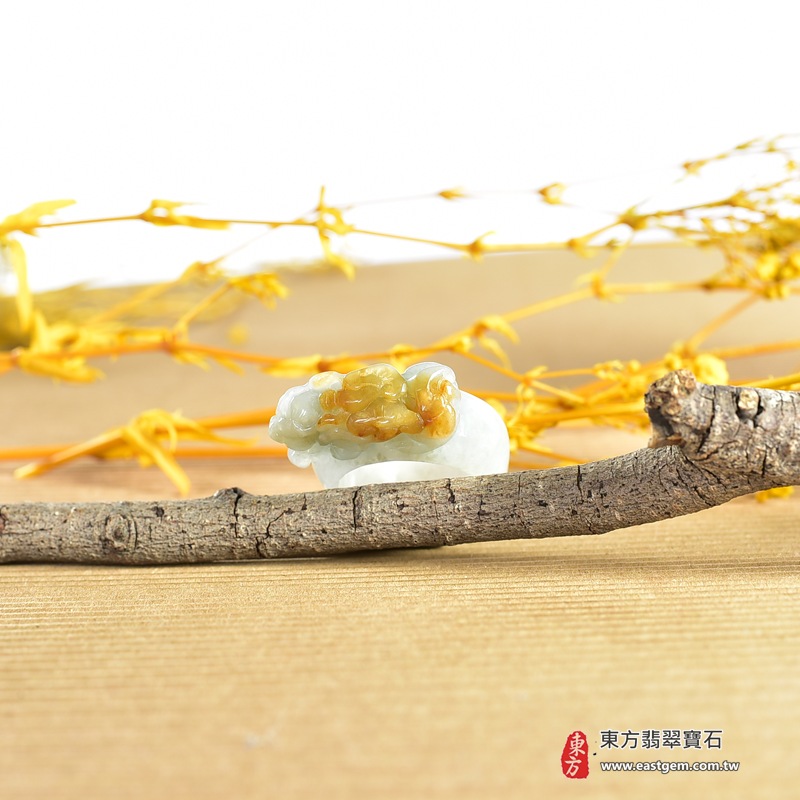 翡翠戒指｜天然玉石玉戒・日常配戴與送禮款式｜圓滿和合・平安順遂・吉祥如意・福氣常伴・情緣長久｜翡翠玉戒・版指戒・板指戒・結婚戒指・男女對戒・情侶對戒｜可客製化訂做各式翡翠戒指、吊墜、玉珮與項鍊｜RNG1011｜商品照片與資料介紹 12