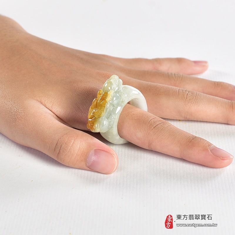 翡翠戒指｜天然玉石玉戒・日常配戴與送禮款式｜圓滿和合・平安順遂・吉祥如意・福氣常伴・情緣長久｜翡翠玉戒・版指戒・板指戒・結婚戒指・男女對戒・情侶對戒｜可客製化訂做各式翡翠戒指、吊墜、玉珮與項鍊｜RNG1011｜商品照片與資料介紹 13