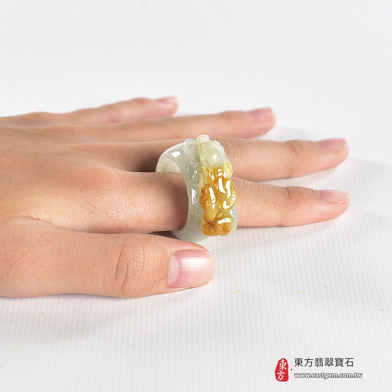 翡翠戒指｜天然玉石玉戒・日常配戴與送禮款式｜圓滿和合・平安順遂・吉祥如意・福氣常伴・情緣長久｜翡翠玉戒・版指戒・板指戒・結婚戒指・男女對戒・情侶對戒｜可客製化訂做各式翡翠戒指、吊墜、玉珮與項鍊｜RNG1011｜商品照片與資料介紹 14