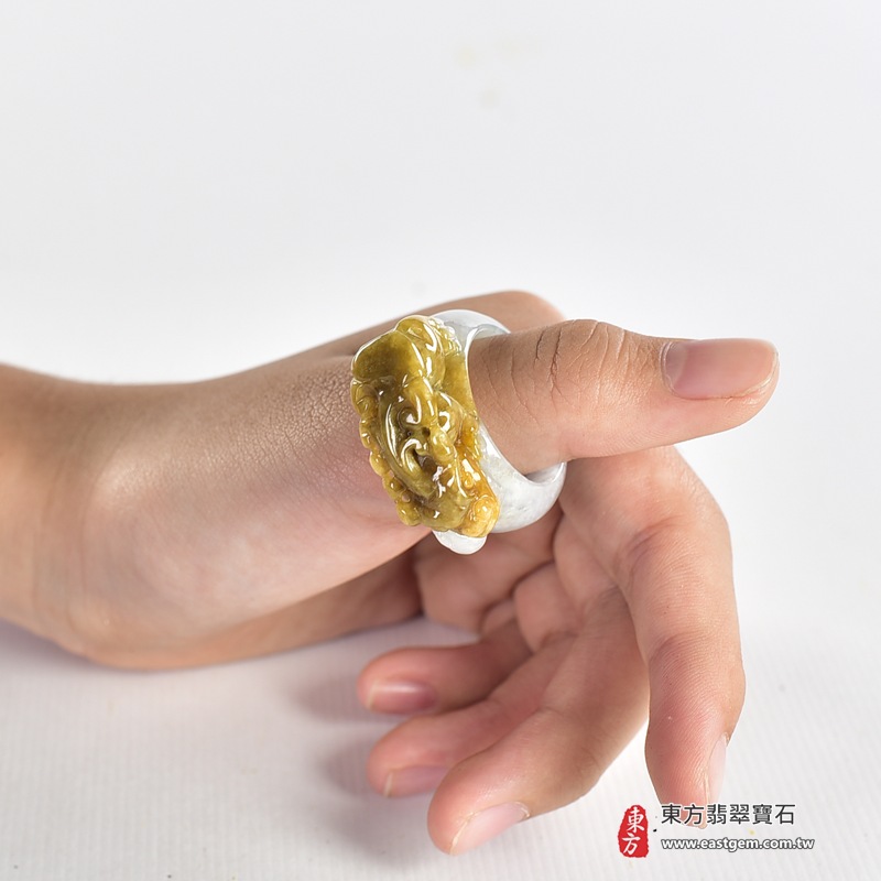 翡翠戒指|天然玉石玉戒・日常配戴與送禮款式|圓滿和合・平安順遂・吉祥如意・福氣常伴・情緣長久|翡翠玉戒・版指戒・板指戒・結婚戒指・男女對戒・情侶對戒|可客製化訂做各式翡翠戒指、吊墜、玉珮與項鍊|RNG1013|商品照片與資料介紹 10 翡翠戒指|天然玉石玉戒・日常配戴與送禮款式|圓滿和合・平安順遂・吉祥如意・福氣常伴・情緣長久|翡翠玉戒・版指戒・板指戒・結婚戒指・男女對戒・情侶對戒|可客製化訂做各式翡翠戒指、吊墜、玉珮與項鍊|RNG1013|商品照片與資料介紹 10