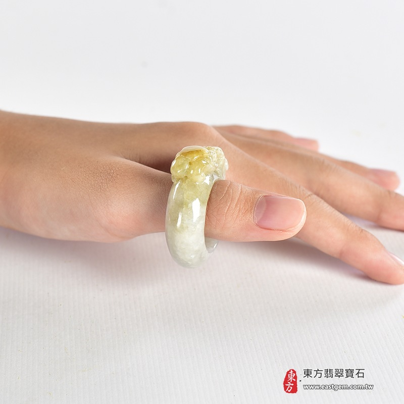 翡翠戒指|天然玉石玉戒・日常配戴與送禮款式|圓滿和合・平安順遂・吉祥如意・福氣常伴・情緣長久|翡翠玉戒・版指戒・板指戒・結婚戒指・男女對戒・情侶對戒|可客製化訂做各式翡翠戒指、吊墜、玉珮與項鍊|RNG1014|商品照片與資料介紹 8 翡翠戒指|天然玉石玉戒・日常配戴與送禮款式|圓滿和合・平安順遂・吉祥如意・福氣常伴・情緣長久|翡翠玉戒・版指戒・板指戒・結婚戒指・男女對戒・情侶對戒|可客製化訂做各式翡翠戒指、吊墜、玉珮與項鍊|RNG1014|商品照片與資料介紹 8
