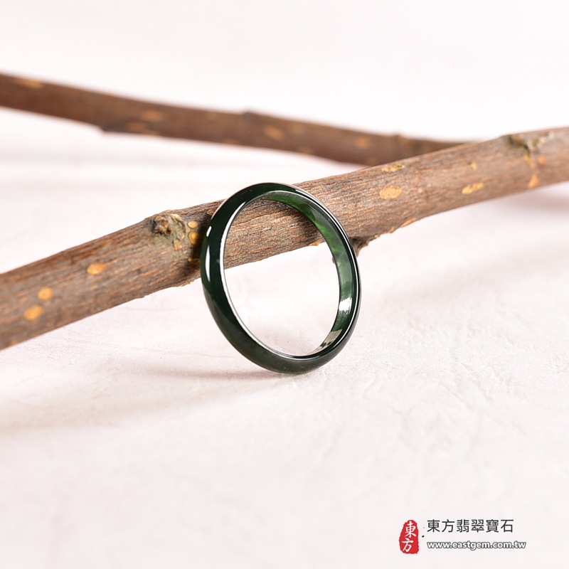 翡翠戒指|天然玉石玉戒・日常配戴與送禮款式|圓滿和合・平安順遂・吉祥如意・福氣常伴・情緣長久|翡翠玉戒・版指戒・板指戒・結婚戒指・男女對戒・情侶對戒|可客製化訂做各式翡翠戒指、吊墜、玉珮與項鍊|RNG1020|商品照片與資料介紹 6 翡翠戒指|天然玉石玉戒・日常配戴與送禮款式|圓滿和合・平安順遂・吉祥如意・福氣常伴・情緣長久|翡翠玉戒・版指戒・板指戒・結婚戒指・男女對戒・情侶對戒|可客製化訂做各式翡翠戒指、吊墜、玉珮與項鍊|RNG1020|商品照片與資料介紹 6