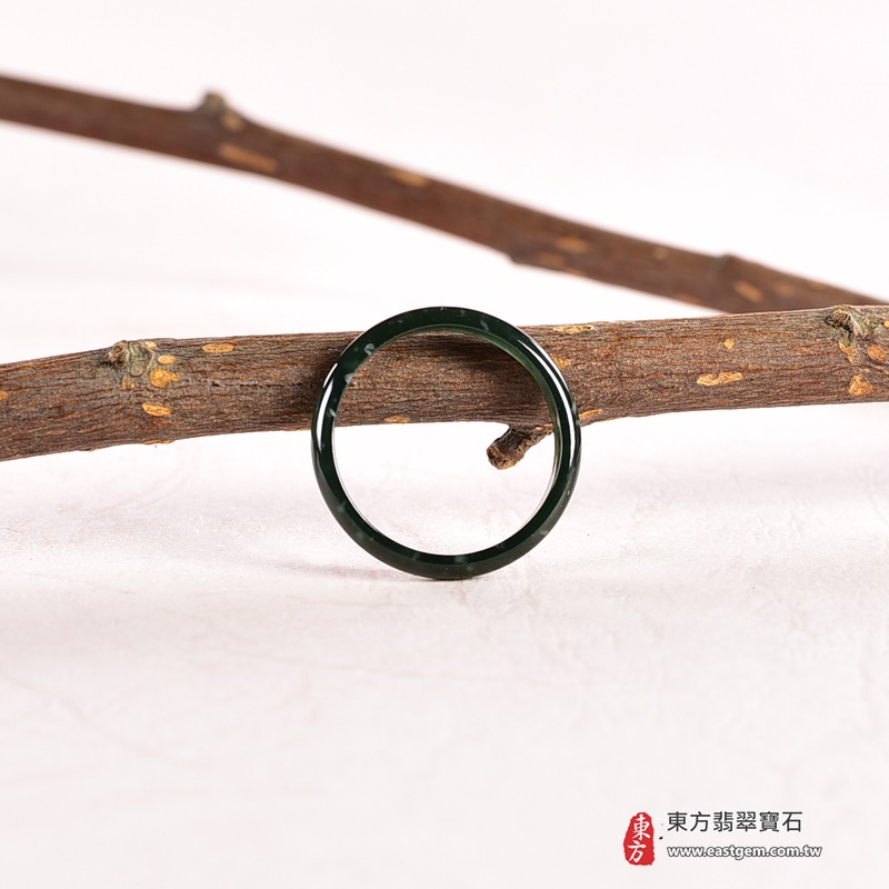 翡翠戒指|天然玉石玉戒・日常配戴與送禮款式|圓滿和合・平安順遂・吉祥如意・福氣常伴・情緣長久|翡翠玉戒・版指戒・板指戒・結婚戒指・男女對戒・情侶對戒|可客製化訂做各式翡翠戒指、吊墜、玉珮與項鍊|RNG1021|商品照片與資料介紹 6 翡翠戒指|天然玉石玉戒・日常配戴與送禮款式|圓滿和合・平安順遂・吉祥如意・福氣常伴・情緣長久|翡翠玉戒・版指戒・板指戒・結婚戒指・男女對戒・情侶對戒|可客製化訂做各式翡翠戒指、吊墜、玉珮與項鍊|RNG1021|商品照片與資料介紹 6