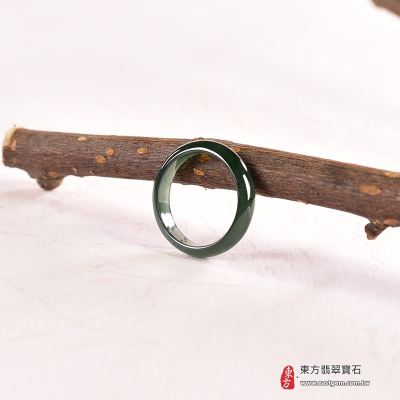 翡翠戒指|天然玉石玉戒・日常配戴與送禮款式|圓滿和合・平安順遂・吉祥如意・福氣常伴・情緣長久|翡翠玉戒・版指戒・板指戒・結婚戒指・男女對戒・情侶對戒|可客製化訂做各式翡翠戒指、吊墜、玉珮與項鍊|RNG1022|商品照片與資料介紹 6 翡翠戒指|天然玉石玉戒・日常配戴與送禮款式|圓滿和合・平安順遂・吉祥如意・福氣常伴・情緣長久|翡翠玉戒・版指戒・板指戒・結婚戒指・男女對戒・情侶對戒|可客製化訂做各式翡翠戒指、吊墜、玉珮與項鍊|RNG1022|商品照片與資料介紹 6