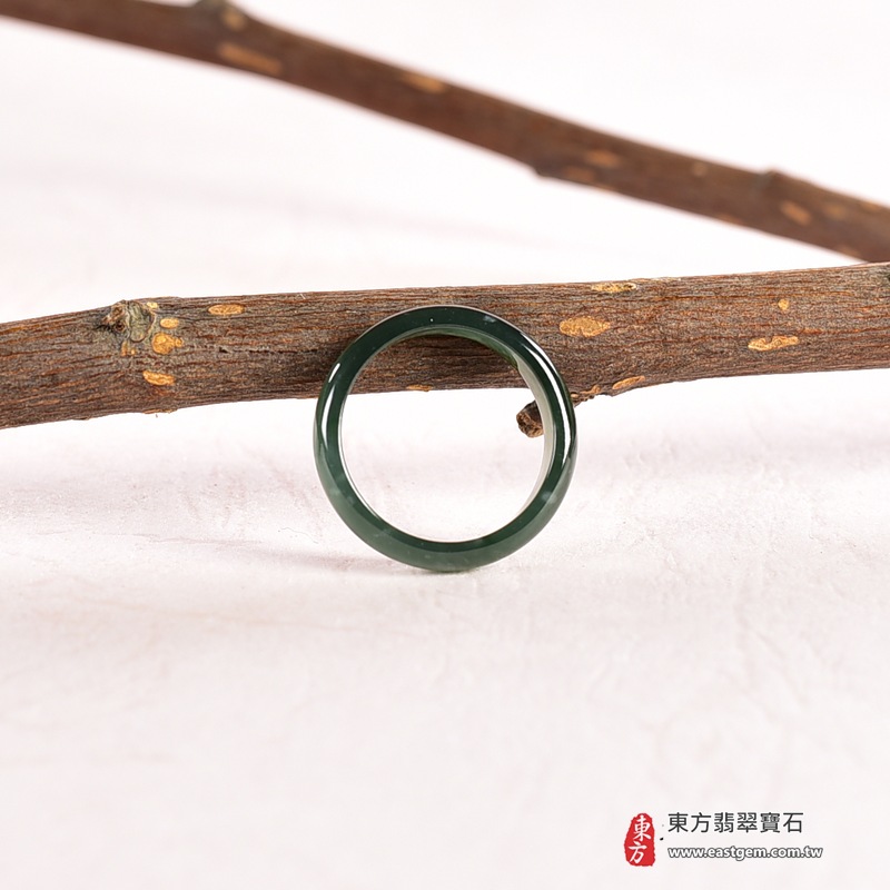 翡翠戒指|天然玉石玉戒・日常配戴與送禮款式|圓滿和合・平安順遂・吉祥如意・福氣常伴・情緣長久|翡翠玉戒・版指戒・板指戒・結婚戒指・男女對戒・情侶對戒|可客製化訂做各式翡翠戒指、吊墜、玉珮與項鍊|RNG1022|商品照片與資料介紹 7 翡翠戒指|天然玉石玉戒・日常配戴與送禮款式|圓滿和合・平安順遂・吉祥如意・福氣常伴・情緣長久|翡翠玉戒・版指戒・板指戒・結婚戒指・男女對戒・情侶對戒|可客製化訂做各式翡翠戒指、吊墜、玉珮與項鍊|RNG1022|商品照片與資料介紹 7