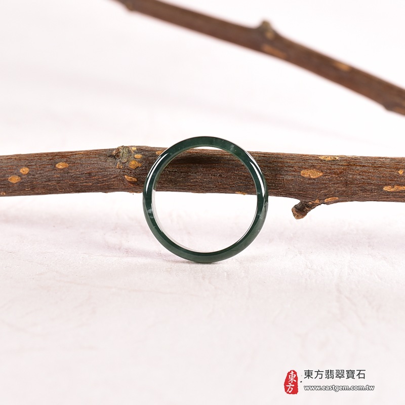 翡翠戒指|天然玉石玉戒・日常配戴與送禮款式|圓滿和合・平安順遂・吉祥如意・福氣常伴・情緣長久|翡翠玉戒・版指戒・板指戒・結婚戒指・男女對戒・情侶對戒|可客製化訂做各式翡翠戒指、吊墜、玉珮與項鍊|RNG1023|商品照片與資料介紹 5 翡翠戒指|天然玉石玉戒・日常配戴與送禮款式|圓滿和合・平安順遂・吉祥如意・福氣常伴・情緣長久|翡翠玉戒・版指戒・板指戒・結婚戒指・男女對戒・情侶對戒|可客製化訂做各式翡翠戒指、吊墜、玉珮與項鍊|RNG1023|商品照片與資料介紹 5