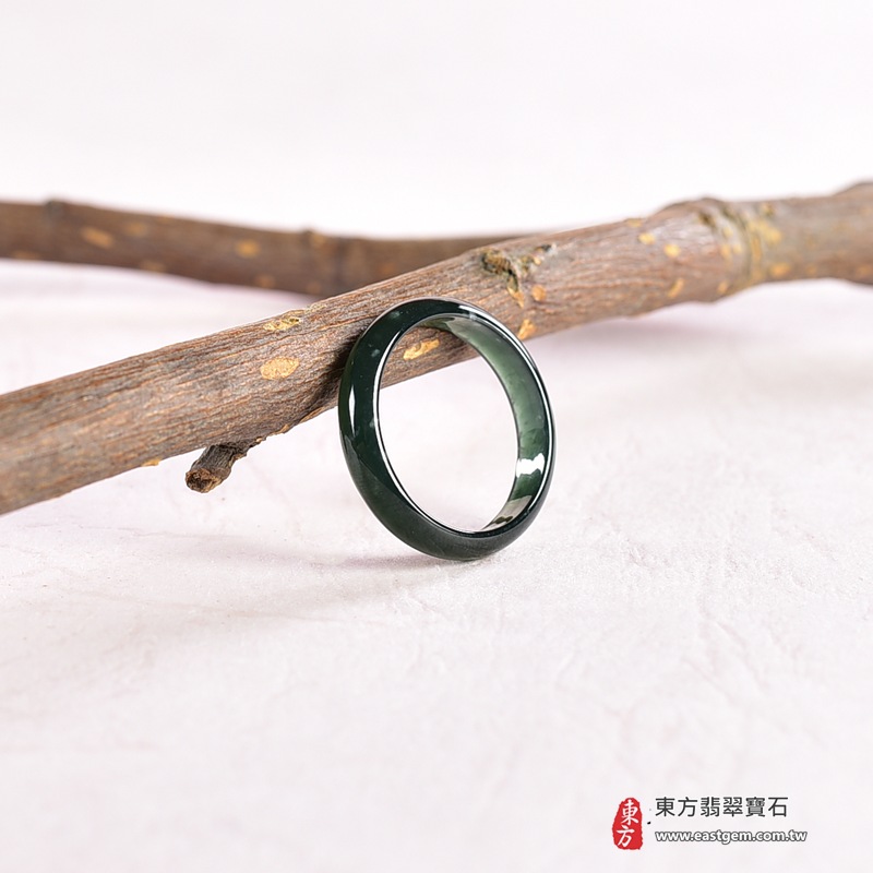 翡翠戒指|天然玉石玉戒・日常配戴與送禮款式|圓滿和合・平安順遂・吉祥如意・福氣常伴・情緣長久|翡翠玉戒・版指戒・板指戒・結婚戒指・男女對戒・情侶對戒|可客製化訂做各式翡翠戒指、吊墜、玉珮與項鍊|RNG1026|商品照片與資料介紹 6 翡翠戒指|天然玉石玉戒・日常配戴與送禮款式|圓滿和合・平安順遂・吉祥如意・福氣常伴・情緣長久|翡翠玉戒・版指戒・板指戒・結婚戒指・男女對戒・情侶對戒|可客製化訂做各式翡翠戒指、吊墜、玉珮與項鍊|RNG1026|商品照片與資料介紹 6