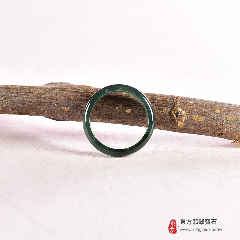 翡翠戒指|天然玉石玉戒・日常配戴與送禮款式|圓滿和合・平安順遂・吉祥如意・福氣常伴・情緣長久|翡翠玉戒・版指戒・板指戒・結婚戒指・男女對戒・情侶對戒|可客製化訂做各式翡翠戒指、吊墜、玉珮與項鍊|RNG1029|商品照片與資料介紹 3 翡翠戒指|天然玉石玉戒・日常配戴與送禮款式|圓滿和合・平安順遂・吉祥如意・福氣常伴・情緣長久|翡翠玉戒・版指戒・板指戒・結婚戒指・男女對戒・情侶對戒|可客製化訂做各式翡翠戒指、吊墜、玉珮與項鍊|RNG1029|商品照片與資料介紹 3