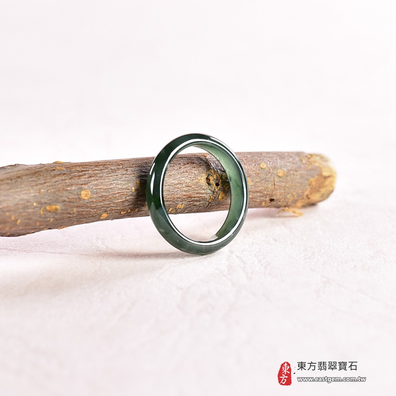 翡翠戒指|天然玉石玉戒・日常配戴與送禮款式|圓滿和合・平安順遂・吉祥如意・福氣常伴・情緣長久|翡翠玉戒・版指戒・板指戒・結婚戒指・男女對戒・情侶對戒|可客製化訂做各式翡翠戒指、吊墜、玉珮與項鍊|RNG1029|商品照片與資料介紹 6 翡翠戒指|天然玉石玉戒・日常配戴與送禮款式|圓滿和合・平安順遂・吉祥如意・福氣常伴・情緣長久|翡翠玉戒・版指戒・板指戒・結婚戒指・男女對戒・情侶對戒|可客製化訂做各式翡翠戒指、吊墜、玉珮與項鍊|RNG1029|商品照片與資料介紹 6