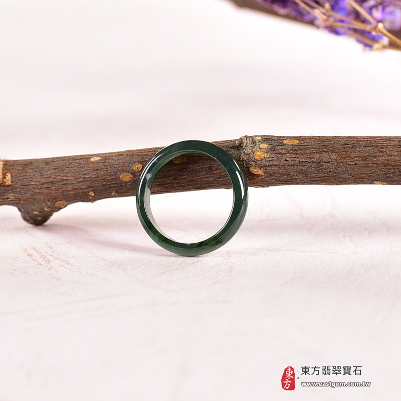 翡翠戒指|天然玉石玉戒・日常配戴與送禮款式|圓滿和合・平安順遂・吉祥如意・福氣常伴・情緣長久|翡翠玉戒・版指戒・板指戒・結婚戒指・男女對戒・情侶對戒|可客製化訂做各式翡翠戒指、吊墜、玉珮與項鍊|RNG1031|商品照片與資料介紹 5 翡翠戒指|天然玉石玉戒・日常配戴與送禮款式|圓滿和合・平安順遂・吉祥如意・福氣常伴・情緣長久|翡翠玉戒・版指戒・板指戒・結婚戒指・男女對戒・情侶對戒|可客製化訂做各式翡翠戒指、吊墜、玉珮與項鍊|RNG1031|商品照片與資料介紹 5