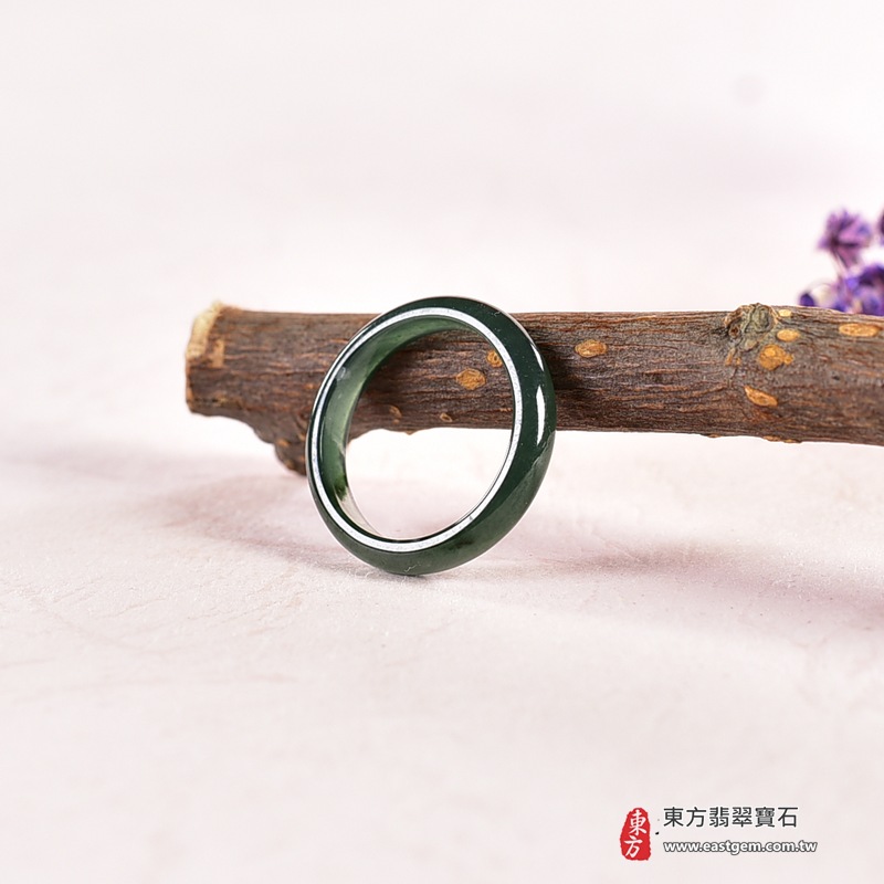 翡翠戒指|天然玉石玉戒・日常配戴與送禮款式|圓滿和合・平安順遂・吉祥如意・福氣常伴・情緣長久|翡翠玉戒・版指戒・板指戒・結婚戒指・男女對戒・情侶對戒|可客製化訂做各式翡翠戒指、吊墜、玉珮與項鍊|RNG1031|商品照片與資料介紹 7 翡翠戒指|天然玉石玉戒・日常配戴與送禮款式|圓滿和合・平安順遂・吉祥如意・福氣常伴・情緣長久|翡翠玉戒・版指戒・板指戒・結婚戒指・男女對戒・情侶對戒|可客製化訂做各式翡翠戒指、吊墜、玉珮與項鍊|RNG1031|商品照片與資料介紹 7