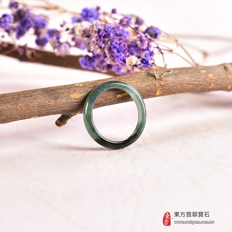 翡翠戒指|天然玉石玉戒・日常配戴與送禮款式|圓滿和合・平安順遂・吉祥如意・福氣常伴・情緣長久|翡翠玉戒・版指戒・板指戒・結婚戒指・男女對戒・情侶對戒|可客製化訂做各式翡翠戒指、吊墜、玉珮與項鍊|RNG1033|商品照片與資料介紹 4 翡翠戒指|天然玉石玉戒・日常配戴與送禮款式|圓滿和合・平安順遂・吉祥如意・福氣常伴・情緣長久|翡翠玉戒・版指戒・板指戒・結婚戒指・男女對戒・情侶對戒|可客製化訂做各式翡翠戒指、吊墜、玉珮與項鍊|RNG1033|商品照片與資料介紹 4