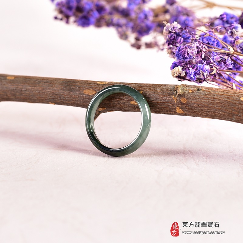 翡翠戒指|天然玉石玉戒・日常配戴與送禮款式|圓滿和合・平安順遂・吉祥如意・福氣常伴・情緣長久|翡翠玉戒・版指戒・板指戒・結婚戒指・男女對戒・情侶對戒|可客製化訂做各式翡翠戒指、吊墜、玉珮與項鍊|RNG1033|商品照片與資料介紹 6 翡翠戒指|天然玉石玉戒・日常配戴與送禮款式|圓滿和合・平安順遂・吉祥如意・福氣常伴・情緣長久|翡翠玉戒・版指戒・板指戒・結婚戒指・男女對戒・情侶對戒|可客製化訂做各式翡翠戒指、吊墜、玉珮與項鍊|RNG1033|商品照片與資料介紹 6