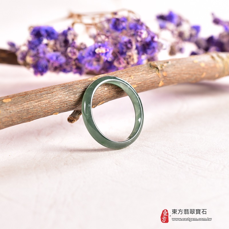 翡翠戒指|天然玉石玉戒・日常配戴與送禮款式|圓滿和合・平安順遂・吉祥如意・福氣常伴・情緣長久|翡翠玉戒・版指戒・板指戒・結婚戒指・男女對戒・情侶對戒|可客製化訂做各式翡翠戒指、吊墜、玉珮與項鍊|RNG1034|商品照片與資料介紹 5 翡翠戒指|天然玉石玉戒・日常配戴與送禮款式|圓滿和合・平安順遂・吉祥如意・福氣常伴・情緣長久|翡翠玉戒・版指戒・板指戒・結婚戒指・男女對戒・情侶對戒|可客製化訂做各式翡翠戒指、吊墜、玉珮與項鍊|RNG1034|商品照片與資料介紹 5