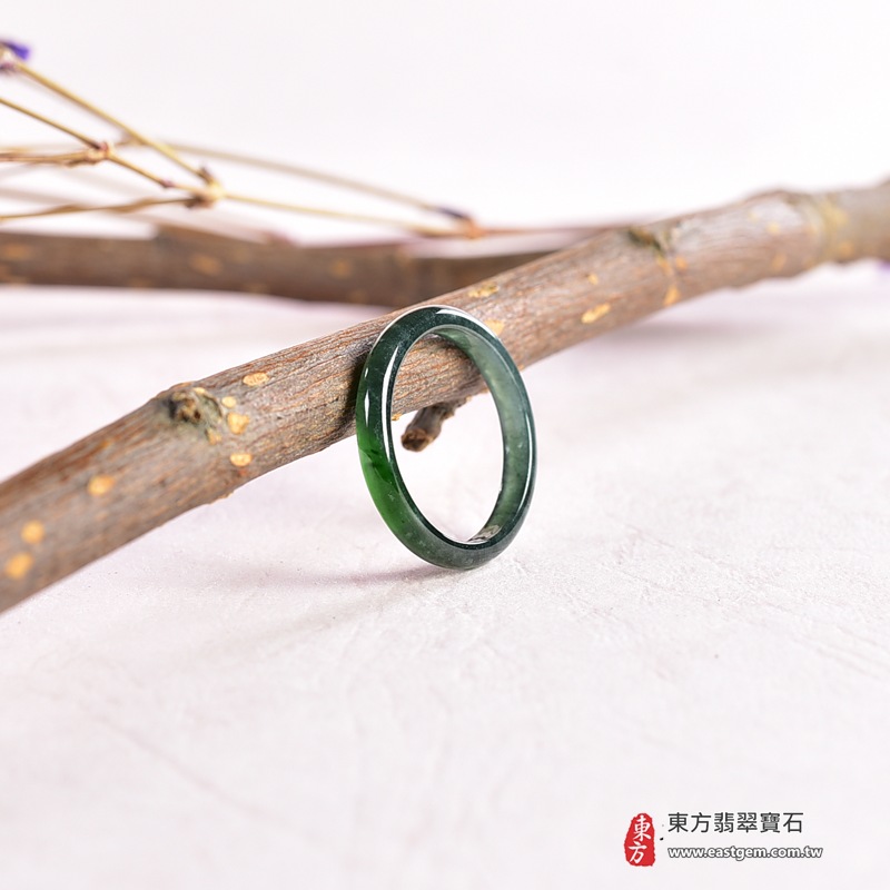 翡翠戒指｜天然玉石玉戒・日常配戴與送禮款式｜圓滿和合・平安順遂・吉祥如意・福氣常伴・情緣長久｜翡翠玉戒・版指戒・板指戒・結婚戒指・男女對戒・情侶對戒｜可客製化訂做各式翡翠戒指、吊墜、玉珮與項鍊｜RNG1035｜商品照片與資料介紹 6