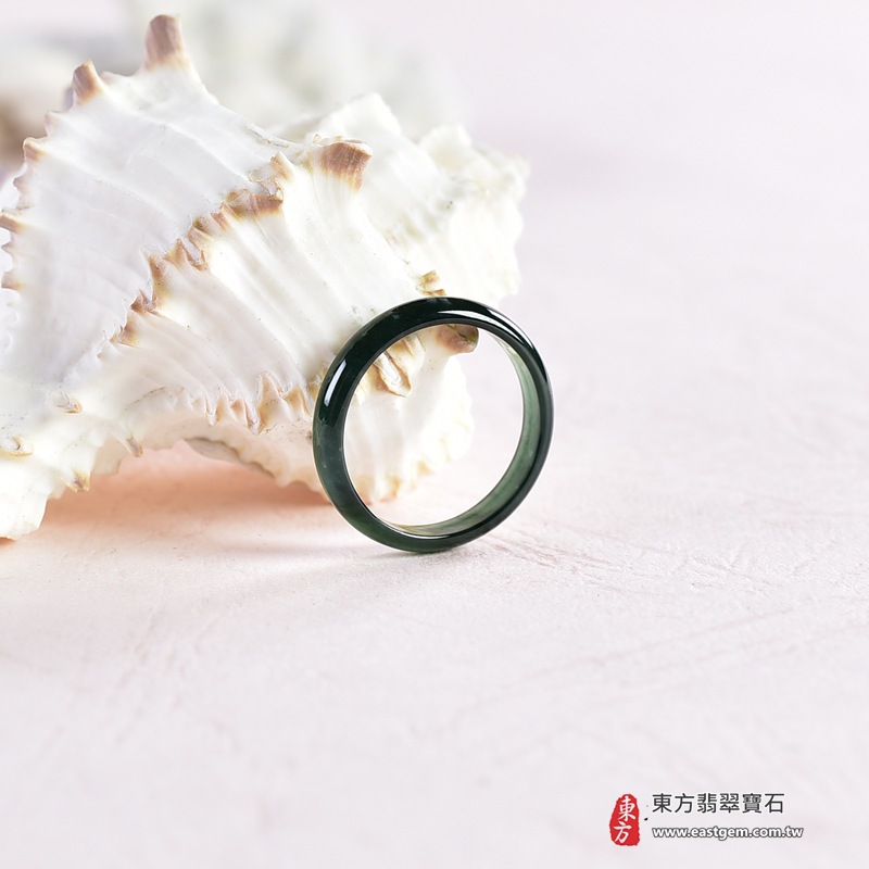 翡翠戒指｜天然玉石玉戒・日常配戴與送禮款式｜圓滿和合・平安順遂・吉祥如意・福氣常伴・情緣長久｜翡翠玉戒・版指戒・板指戒・結婚戒指・男女對戒・情侶對戒｜可客製化訂做各式翡翠戒指、吊墜、玉珮與項鍊｜RNG1042｜商品照片與資料介紹 6