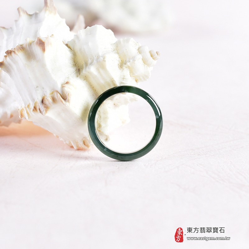 翡翠戒指|天然玉石玉戒・日常配戴與送禮款式|圓滿和合・平安順遂・吉祥如意・福氣常伴・情緣長久|翡翠玉戒・版指戒・板指戒・結婚戒指・男女對戒・情侶對戒|可客製化訂做各式翡翠戒指、吊墜、玉珮與項鍊|RNG1047|商品照片與資料介紹 8 翡翠戒指|天然玉石玉戒・日常配戴與送禮款式|圓滿和合・平安順遂・吉祥如意・福氣常伴・情緣長久|翡翠玉戒・版指戒・板指戒・結婚戒指・男女對戒・情侶對戒|可客製化訂做各式翡翠戒指、吊墜、玉珮與項鍊|RNG1047|商品照片與資料介紹 8