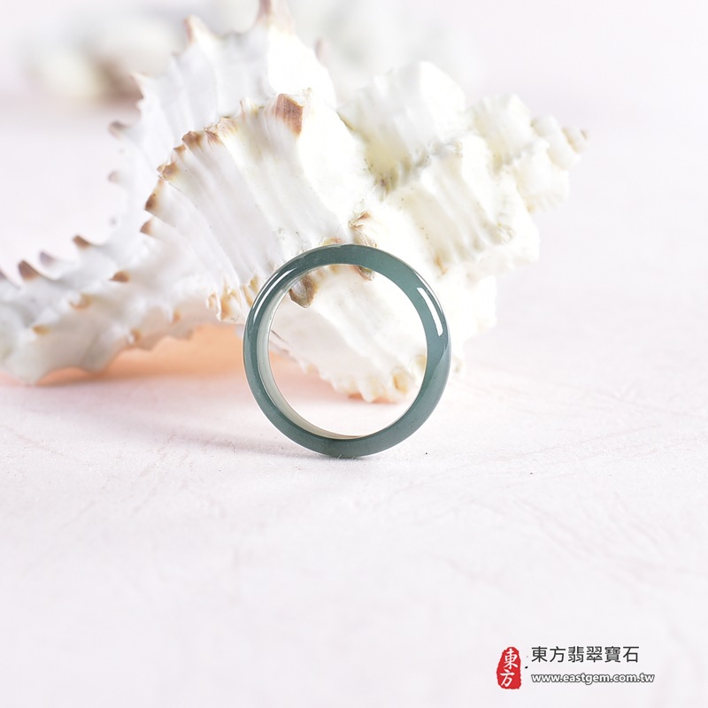 翡翠戒指｜天然玉石玉戒・日常配戴與送禮款式｜圓滿和合・平安順遂・吉祥如意・福氣常伴・情緣長久｜翡翠玉戒・版指戒・板指戒・結婚戒指・男女對戒・情侶對戒｜可客製化訂做各式翡翠戒指、吊墜、玉珮與項鍊｜RNG1049｜商品照片與資料介紹 7