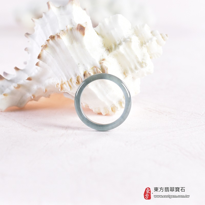 翡翠戒指|天然玉石玉戒・日常配戴與送禮款式|圓滿和合・平安順遂・吉祥如意・福氣常伴・情緣長久|翡翠玉戒・版指戒・板指戒・結婚戒指・男女對戒・情侶對戒|可客製化訂做各式翡翠戒指、吊墜、玉珮與項鍊|RNG1050|商品照片與資料介紹 5 翡翠戒指|天然玉石玉戒・日常配戴與送禮款式|圓滿和合・平安順遂・吉祥如意・福氣常伴・情緣長久|翡翠玉戒・版指戒・板指戒・結婚戒指・男女對戒・情侶對戒|可客製化訂做各式翡翠戒指、吊墜、玉珮與項鍊|RNG1050|商品照片與資料介紹 5
