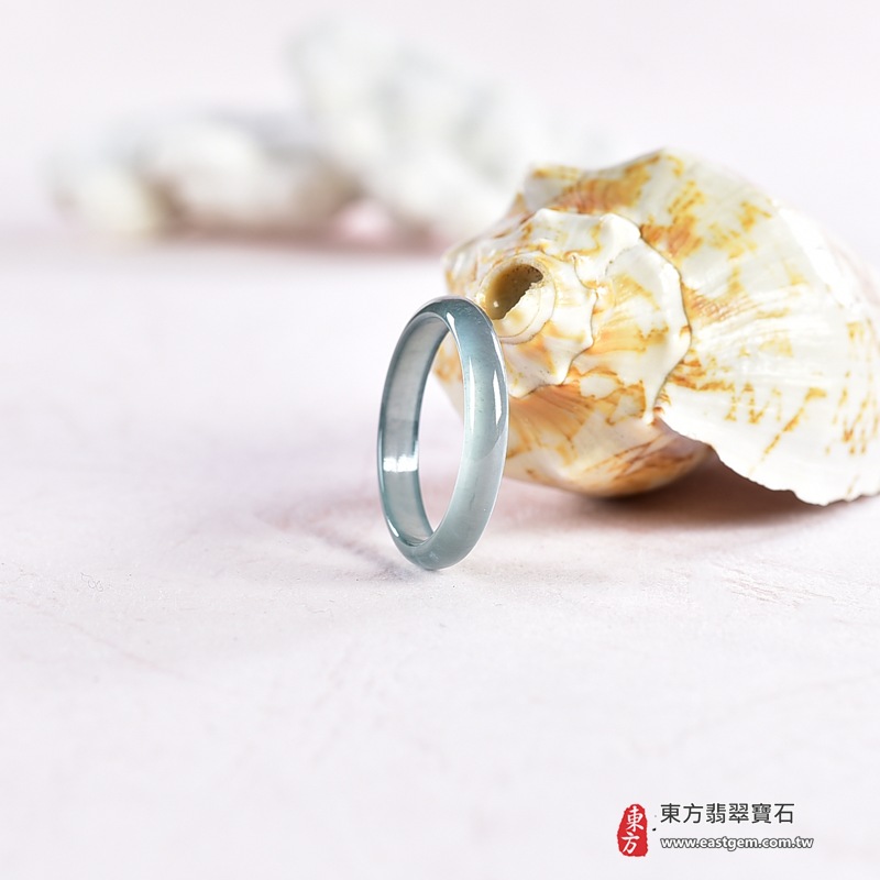 翡翠戒指|天然玉石玉戒・日常配戴與送禮款式|圓滿和合・平安順遂・吉祥如意・福氣常伴・情緣長久|翡翠玉戒・版指戒・板指戒・結婚戒指・男女對戒・情侶對戒|可客製化訂做各式翡翠戒指、吊墜、玉珮與項鍊|RNG1051|商品照片與資料介紹 4 翡翠戒指|天然玉石玉戒・日常配戴與送禮款式|圓滿和合・平安順遂・吉祥如意・福氣常伴・情緣長久|翡翠玉戒・版指戒・板指戒・結婚戒指・男女對戒・情侶對戒|可客製化訂做各式翡翠戒指、吊墜、玉珮與項鍊|RNG1051|商品照片與資料介紹 4