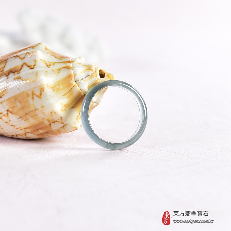 翡翠戒指|天然玉石玉戒・日常配戴與送禮款式|圓滿和合・平安順遂・吉祥如意・福氣常伴・情緣長久|翡翠玉戒・版指戒・板指戒・結婚戒指・男女對戒・情侶對戒|可客製化訂做各式翡翠戒指、吊墜、玉珮與項鍊|RNG1051|商品照片與資料介紹 5 翡翠戒指|天然玉石玉戒・日常配戴與送禮款式|圓滿和合・平安順遂・吉祥如意・福氣常伴・情緣長久|翡翠玉戒・版指戒・板指戒・結婚戒指・男女對戒・情侶對戒|可客製化訂做各式翡翠戒指、吊墜、玉珮與項鍊|RNG1051|商品照片與資料介紹 5
